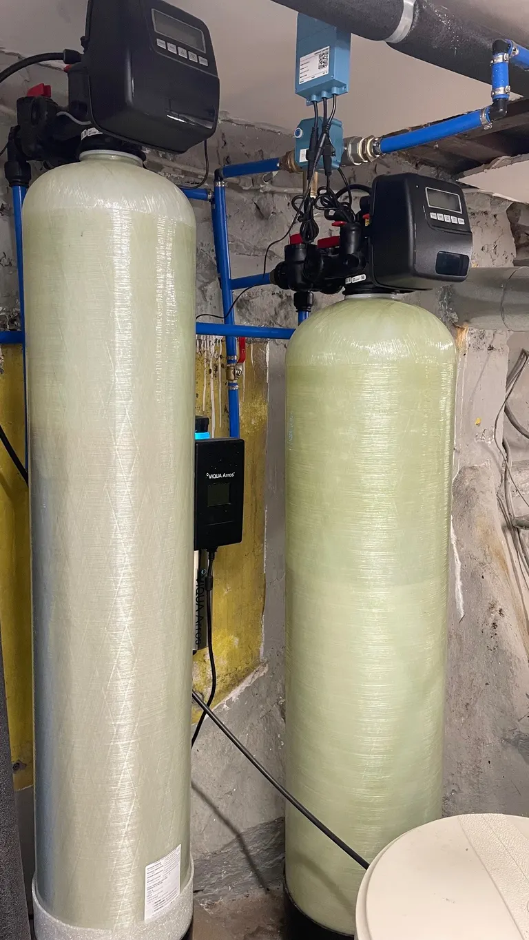 Water treatment room: Fitted around the softener and filters